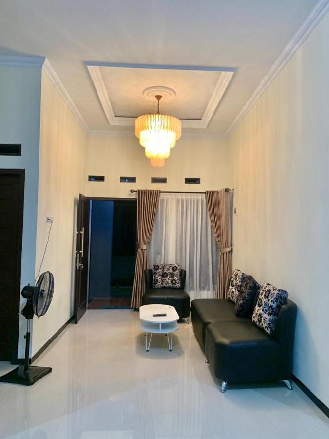 Guest House / Homestay Bukit Mutiara Residence Ngingas ภายนอก รูปภาพ