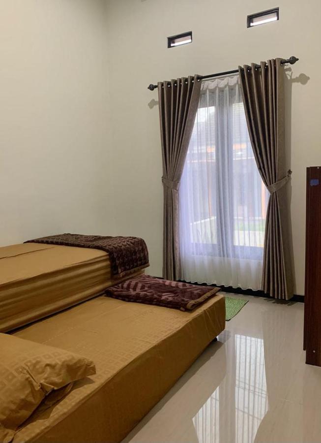 Guest House / Homestay Bukit Mutiara Residence Ngingas ภายนอก รูปภาพ