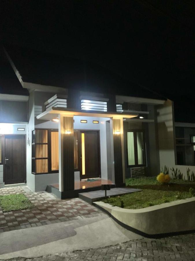 Guest House / Homestay Bukit Mutiara Residence Ngingas ภายนอก รูปภาพ